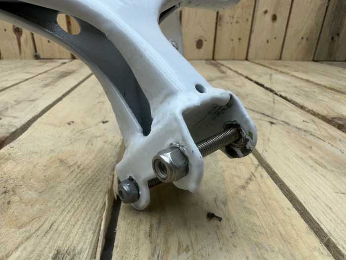 SOPORTE FARO CARENADO APRILIA FUTURA AF1