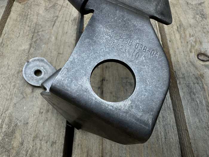 SOPORTE DCHA PROTECCIÓN DE TANQUE BMW R1250GS