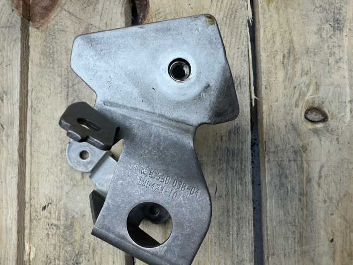 SOPORTE DCHA PROTECCIÓN DE TANQUE BMW R1250GS