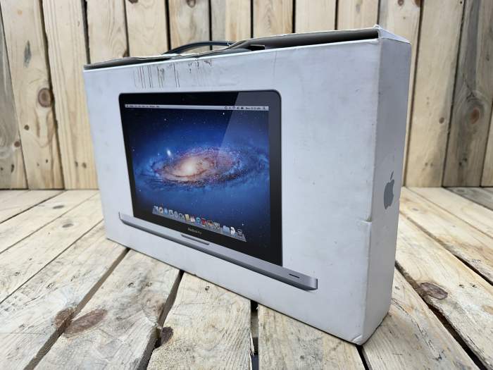 CAJA MAC BOOK PRO 13.3