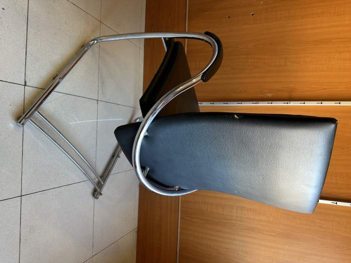 SILLA DE OFICINA FLOTANTE NEGRA