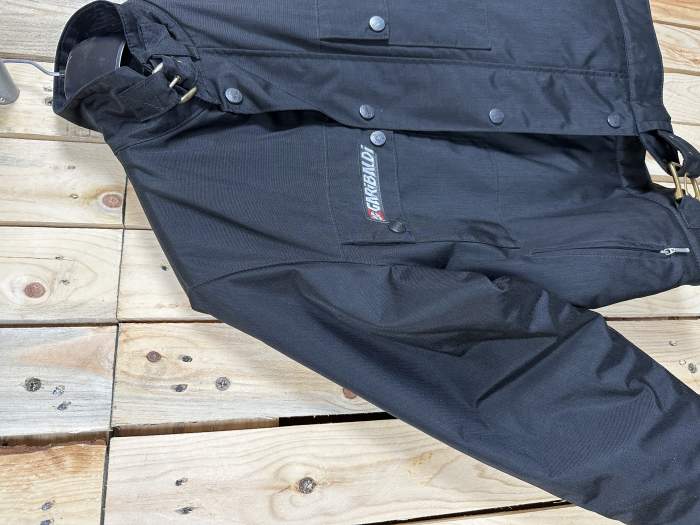 CHAQUETA T-S CASUAL GARIBALDI NEGRA