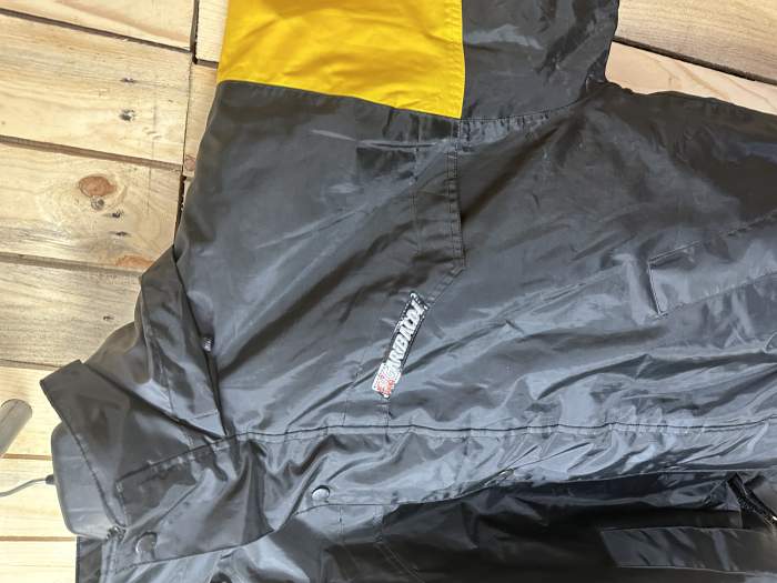 CHAQUETA T-M IMPERMEABLE TERMICO AMARILLO