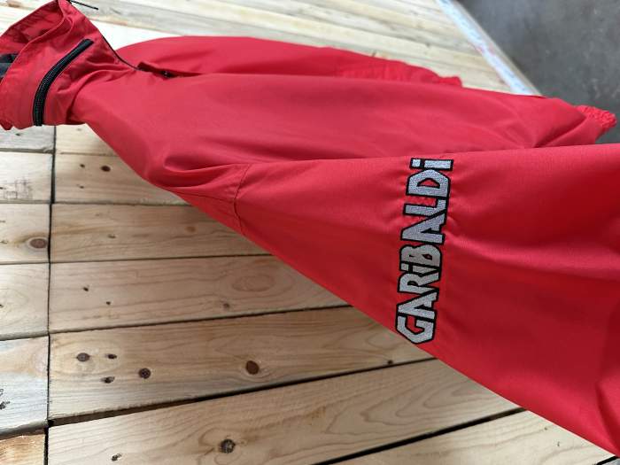 CORTAVIENTOS T-S ROJO GARIBALDI