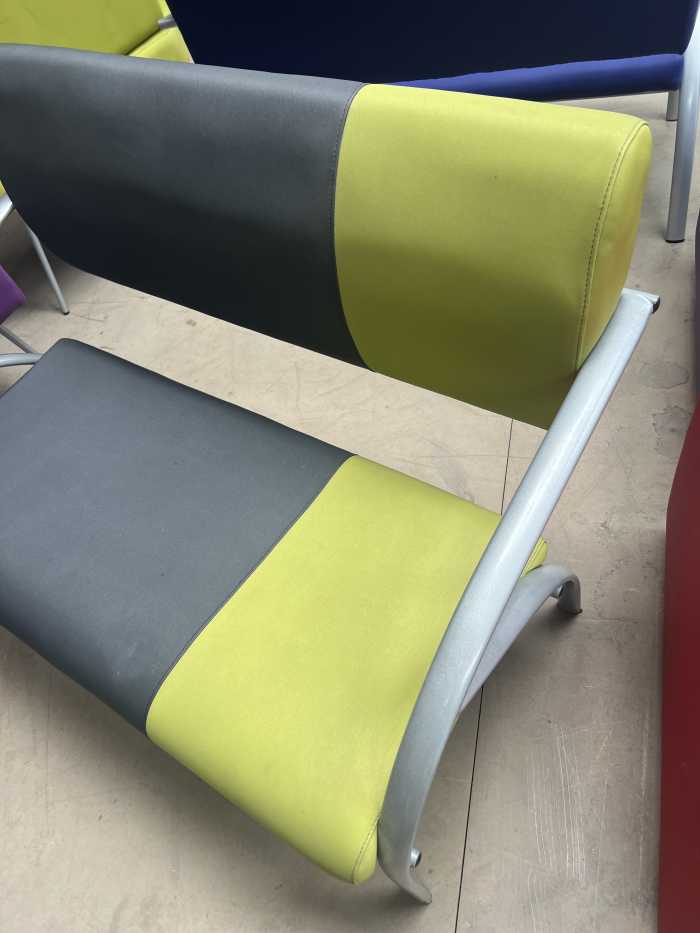 SOFA DE ESPERA MODELO 601 VERDE/NEGRO