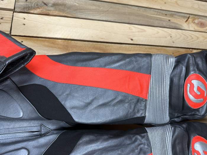 MONO T-S 2 PIEZAS COMPETICION GARIBALDI ROJO 2