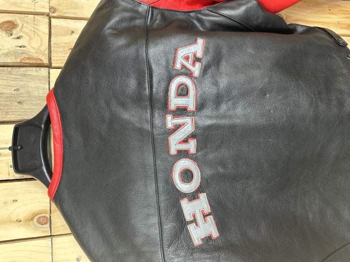 CHAQUETA T-M MOTO GARIBALDI HONDA NEGRO 48