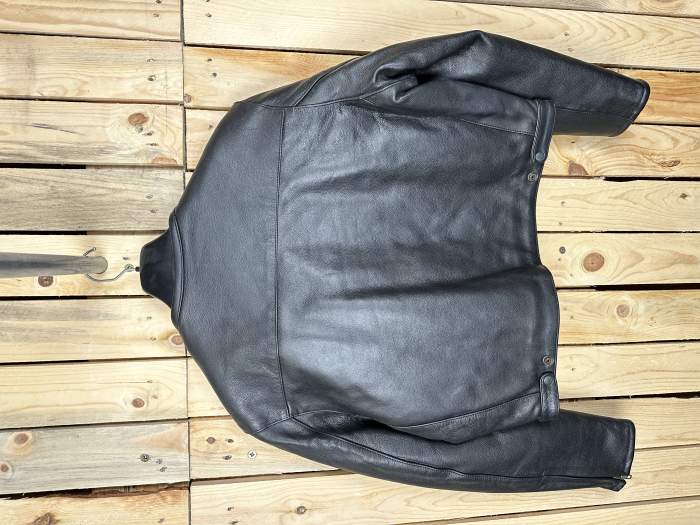 CHAQUETA T-M DE CUERO NEGRO GARIBALDI 2