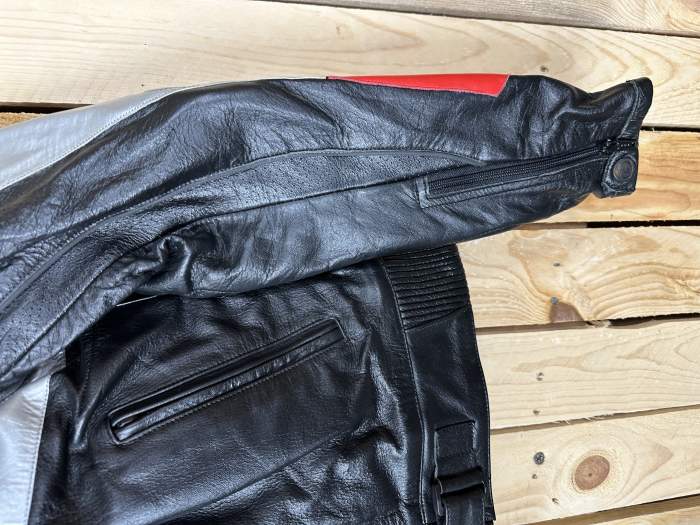 CHAQUETA T-S MUJER MOTO GARIBALDI NEGRA