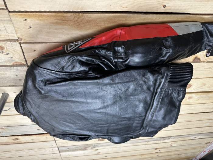 CHAQUETA T-S MUJER MOTO GARIBALDI NEGRA