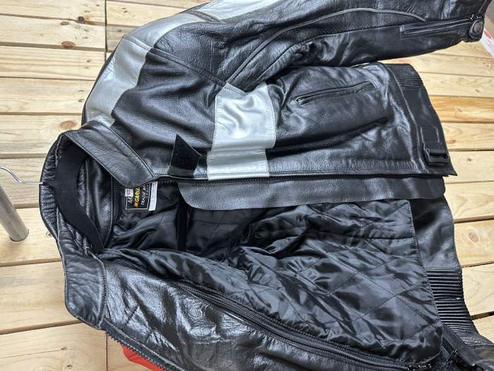 CHAQUETA T-S MUJER MOTO GARIBALDI NEGRA