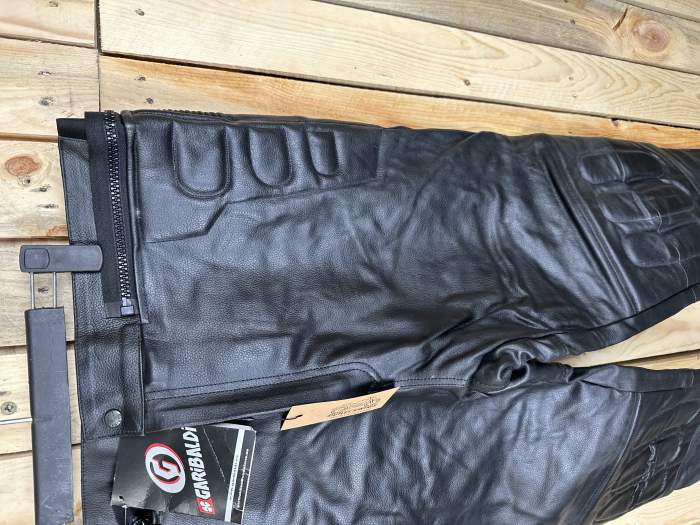 PANTALON T-XL DE CUERO PARA MOTO GARIBALDI 4