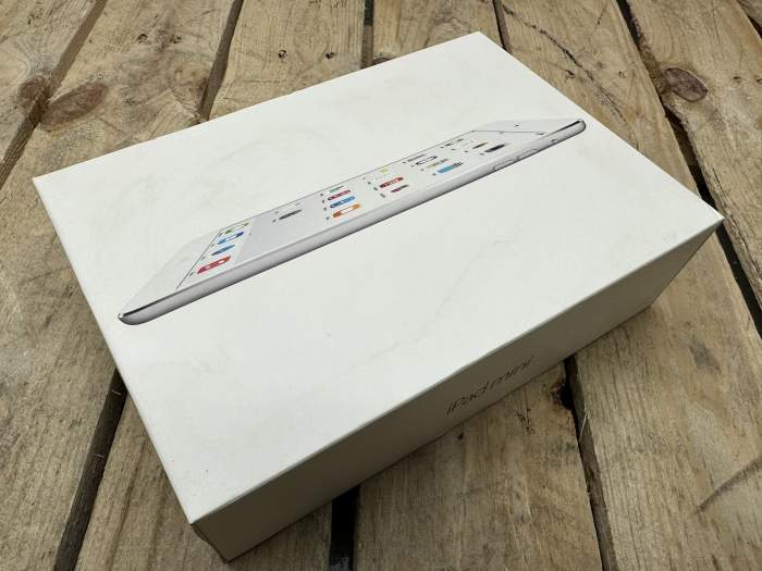 CAJA IPAD MINI 2 WIFI 32GB SILVER