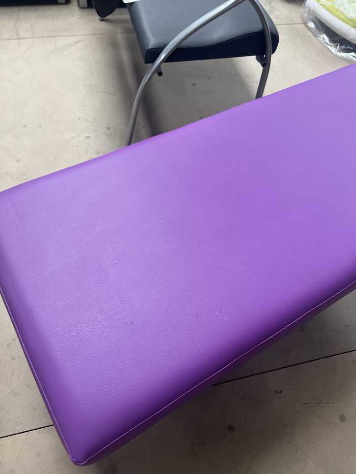 BANQUETA MORADA