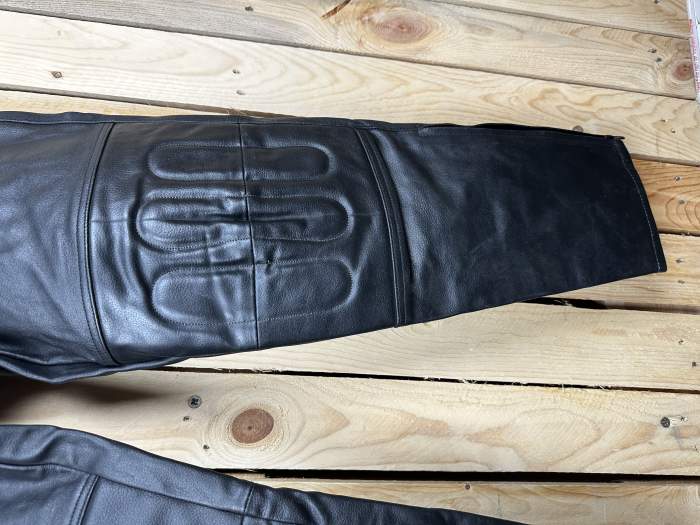 PANTALON T-XL DE CUERO PARA MOTO GARIBALDI 3
