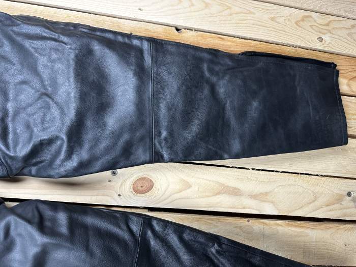 PANTALON T-XL DE CUERO PARA MOTO GARIBALDI 3