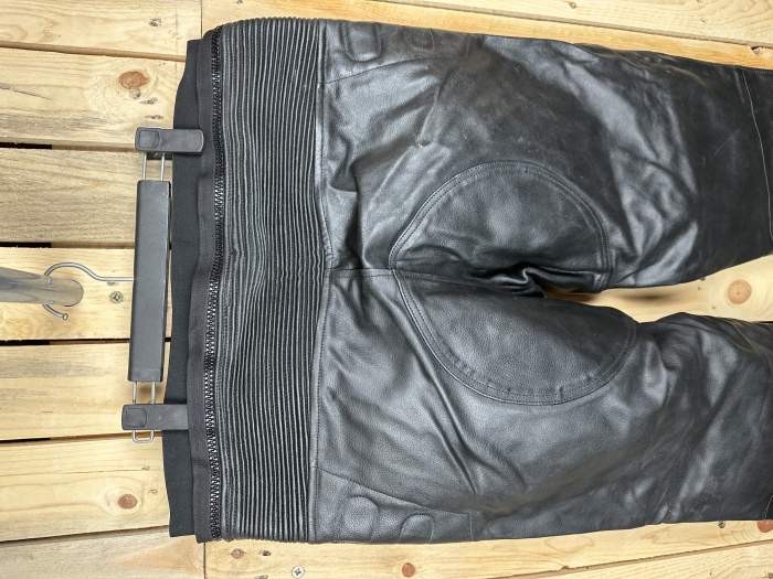 PANTALON T-XL DE CUERO PARA MOTO GARIBALDI 3