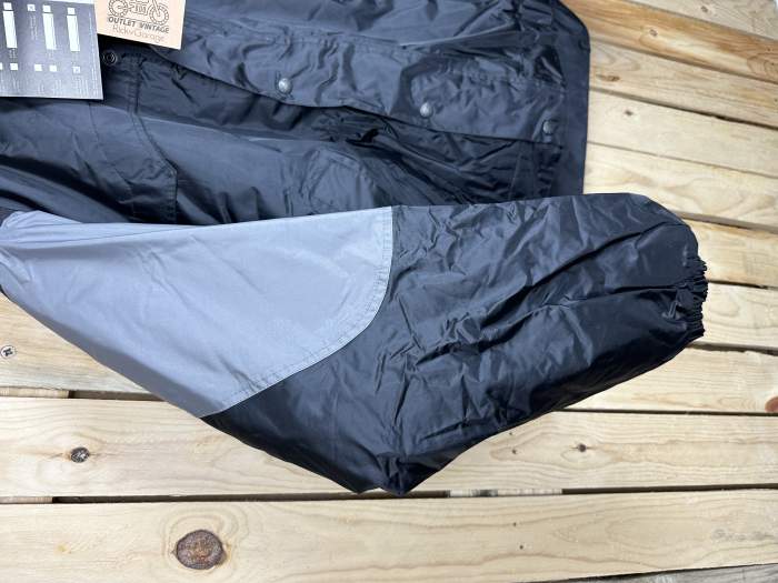 CHAQUETA T-S IMPERMEABLE GARIBALDI GRIS