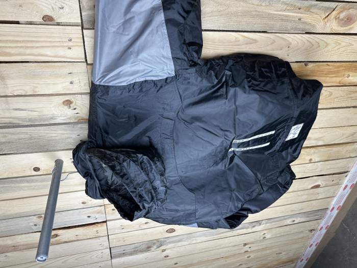 CHAQUETA T-S IMPERMEABLE GARIBALDI GRIS