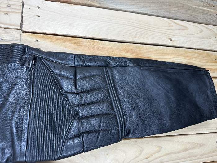PANTALON T-XL DE CUERO PARA MOTO GARIBALDI 2