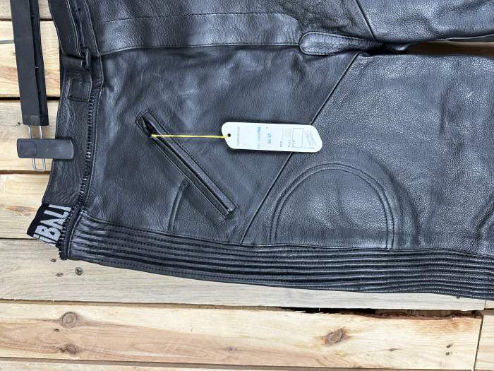 PANTALON T-XL DE CUERO PARA MOTO GARIBALDI 2