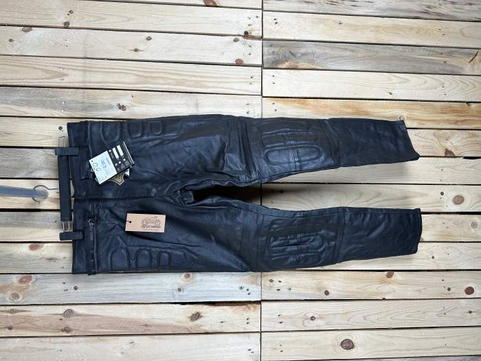 PANTALON T-M DE CUERO PARA MOTO GARIBALDI 3