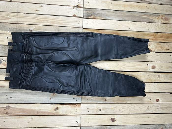 PANTALON T-M DE CUERO PARA MOTO KIWI