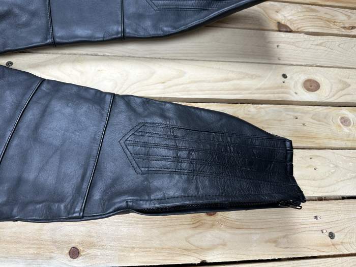 PANTALON T-M DE CUERO PARA MOTO KIWI
