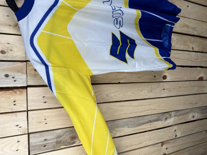 CAMISETA T-M DE MOTO SUZUKI VASARI
