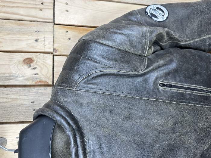 CHAQUETA T-M DE CUERO GASTADO GARIBALDI