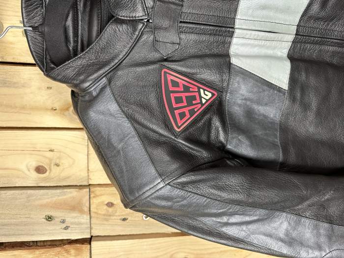 CHAQUETA T-M DE MOTO GARIBALDI NEGRA 3