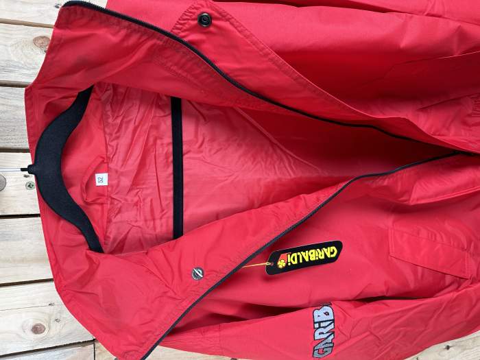CHAQUETA T-L CHUBASQUERO GARIBALDI ROJO 2