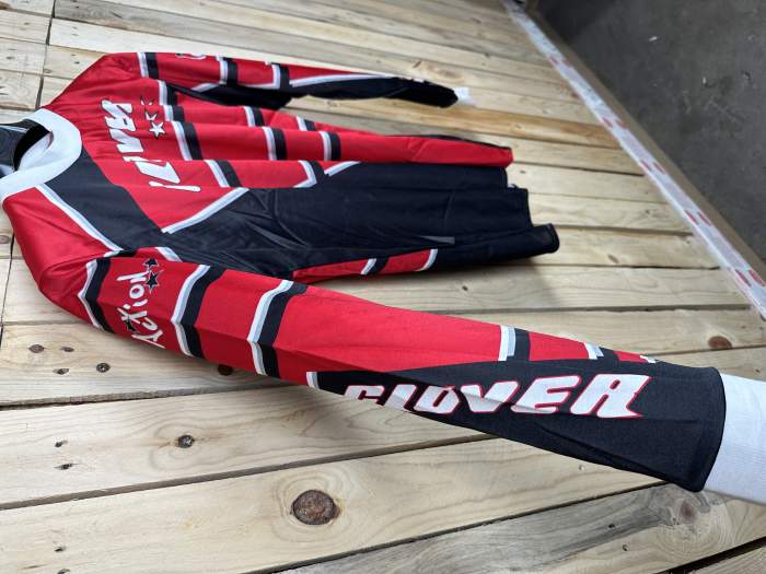 CAMISETA T-M DE MOTO CLOVER ROJO 1