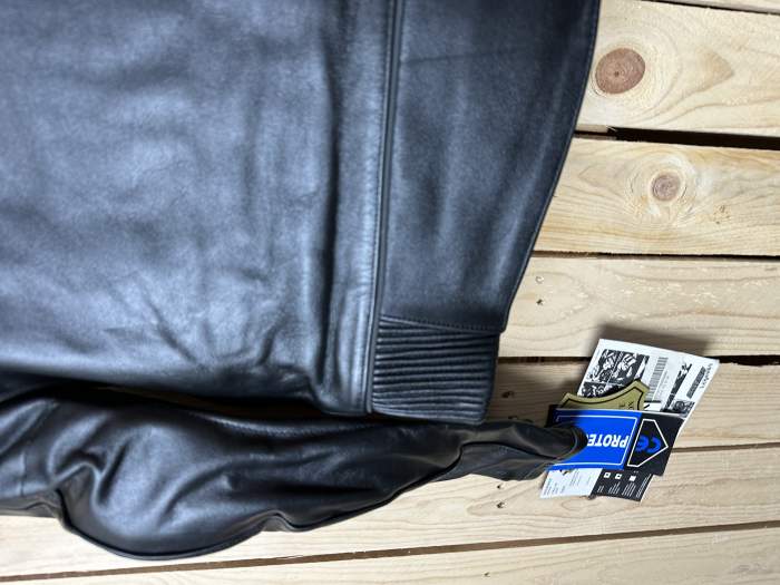 CHAQUETA T-M DE MOTO GARIBALDI MUJER NEGRA 2