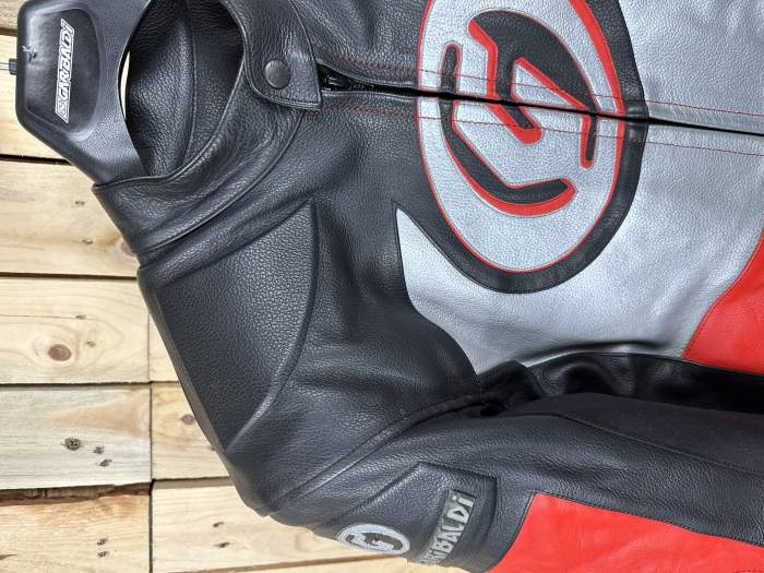 CHAQUETA T-M DE MOTO GARIBALDI ROJO JOROBA 50