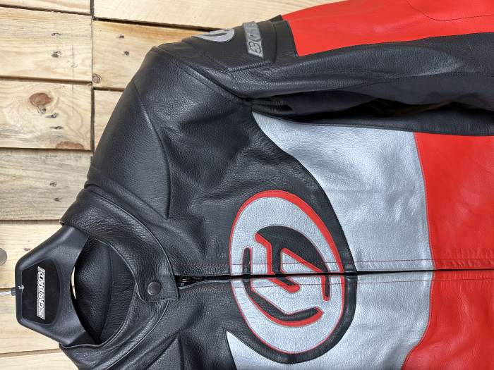 CHAQUETA T-M DE MOTO GARIBALDI ROJO JOROBA 50