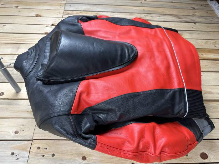 CHAQUETA T-M DE MOTO GARIBALDI ROJO JOROBA 50