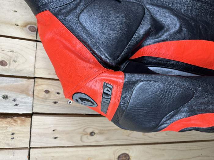 CHAQUETA T-L DE MOTO COMPETICION GARIBALDI ROJO