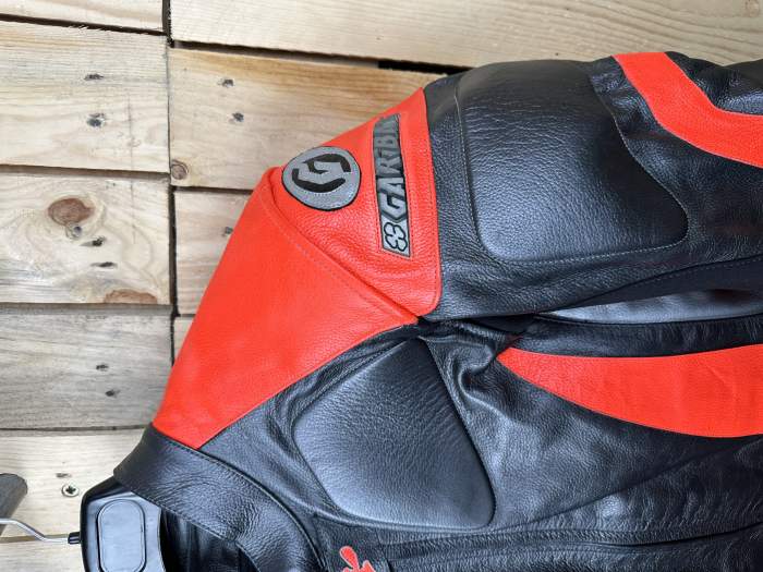 CHAQUETA T-L DE MOTO COMPETICION GARIBALDI ROJO