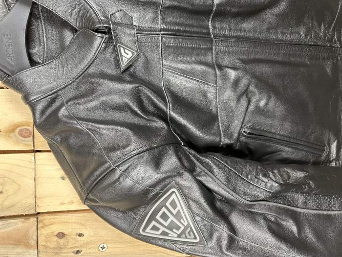 CHAQUETA T-M MUJER  MOTO GARIBALDI NEGRA