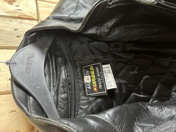 CHAQUETA T-S MOTO GARIBALDI NEGRA 1