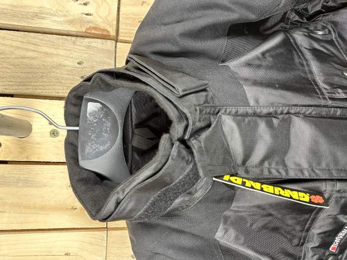 CHAQUETA T-S MOTO GARIBALDI NEGRA 2