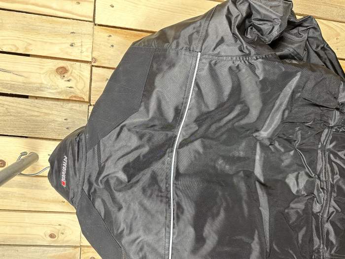 CHAQUETA T-S MOTO GARIBALDI NEGRA 2