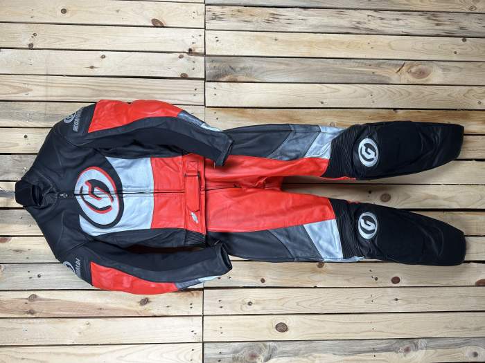 MONO 2 PIEZAS COMPETICION GARIBALDI ROJO XS