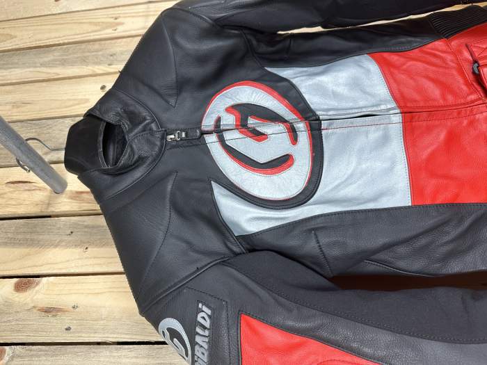 MONO 2 PIEZAS COMPETICION GARIBALDI ROJO XS