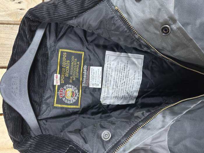 CHAQUETA T-M GARIBALDI IMPERMEABLE GRIS OSCURO