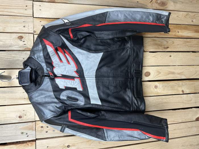 CHAQUETA T-M DE MOTO O1E NEGRA 2