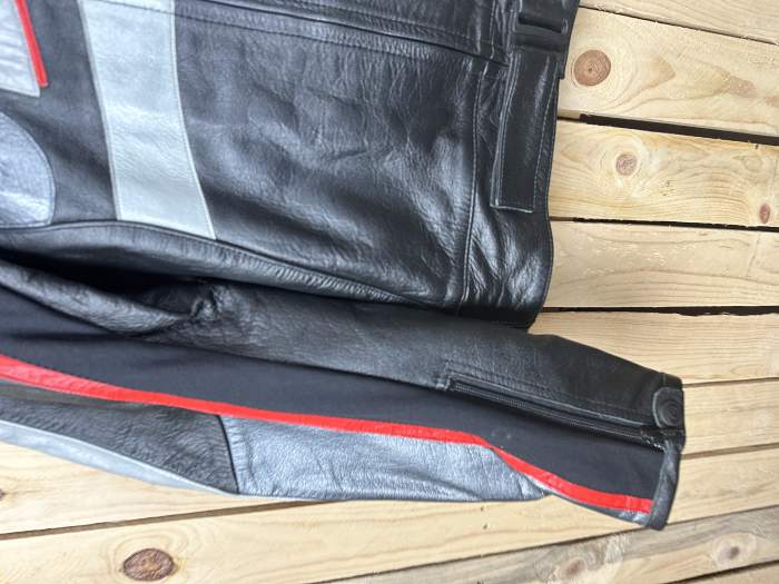 CHAQUETA T-M DE MOTO O1E NEGRA 2