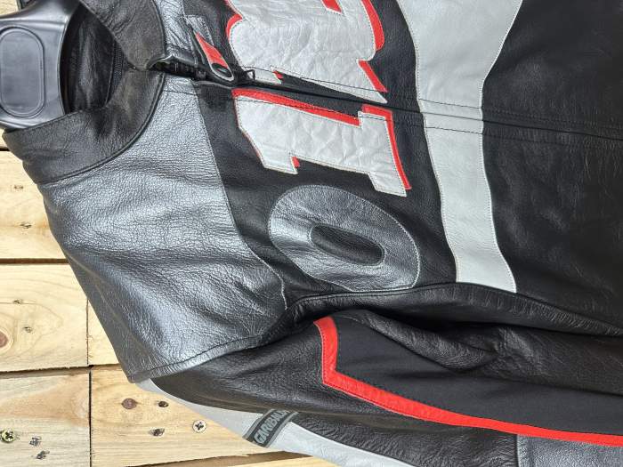 CHAQUETA T-M DE MOTO O1E NEGRA 2