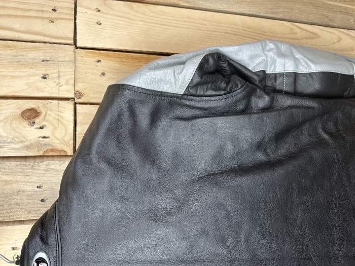 CHAQUETA T-M DE MOTO O1E NEGRA 2